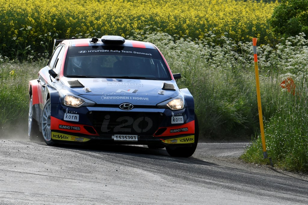 Simon Vallentin og Peter Egholm kører efter en topplacering i Sydjysk Rally 2021.
(Foto: specialpress@gmail.com)